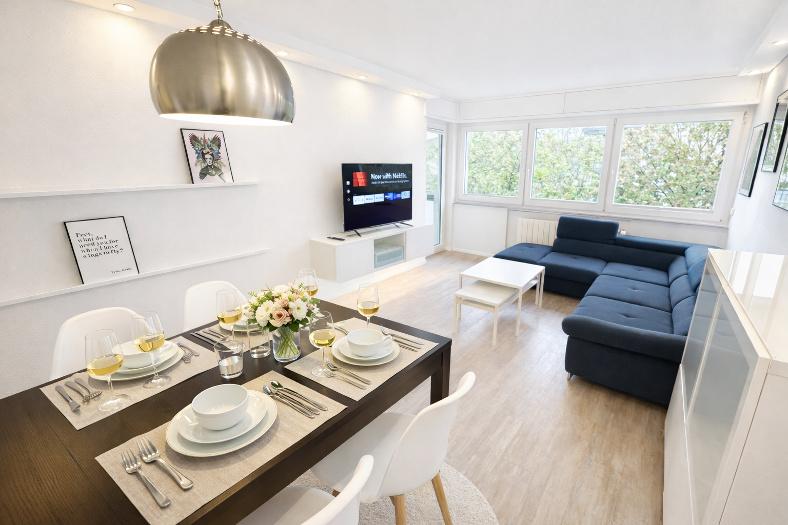 Zentrale 3-Zi Wohnung Karlsruhe | 2 Balkone & WLAN Bild 1